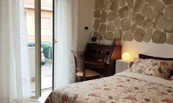 Zona XXXIII Acilia Sud Apartment | Apartment in Villino 3 minutes from the Metro