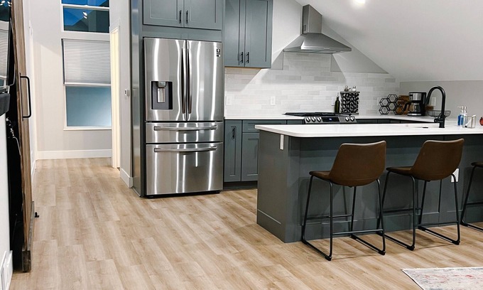 Washington Park West Apartment | Apartment in West Wash Park! Close to light rail, downtown, dining & shopping.