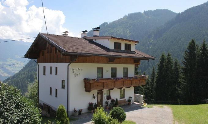 Fuegenberg Apartment | Apartment in Zillertal near Ski Slopes