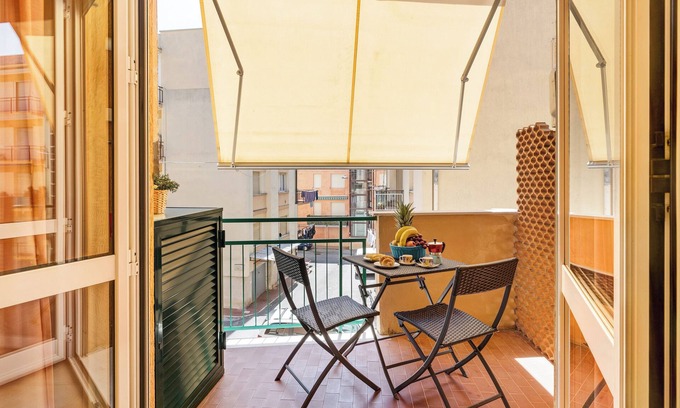 Finale Pia Apartment | Apartment 'Isophylla Comfort' close to the Beach with Balconies & Wi-Fi