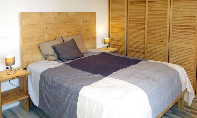 Cologna Spiaggia Villa | Apartment in villa with A/C, hot tub, WIFI, pool, TV, patio, pets allowed, panoramic view, parking
