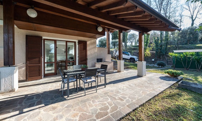 San Felice del Benaco Apartment | Apartment 'Al Porto Terrace Close To The Lake' with Private Terrace, Wi-Fi and Air Conditioning