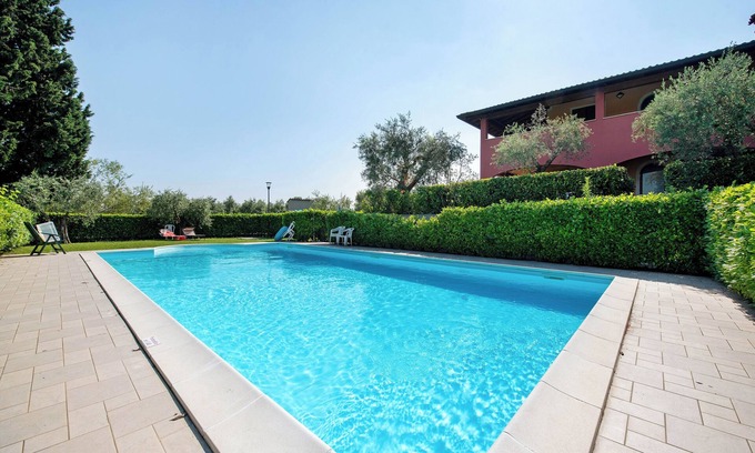 Portese Apartment | Apartment 'Appartamento Lago E Vigne' with Shared Pool, Wi-Fi