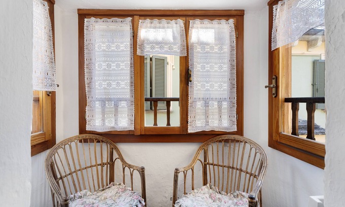 Santa Maria Maggiore Apartment | Apartment 'A Casa Di Elda' with Mountain View