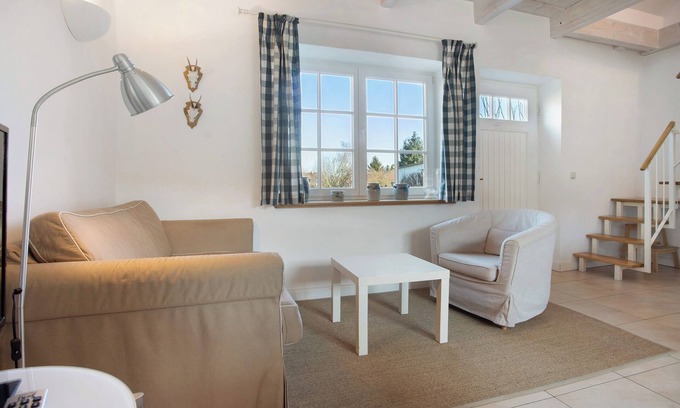 Dalwitz Apartment | Apartment 'Jägerkate' with Private Terrace, Shared Garden and Wi-Fi