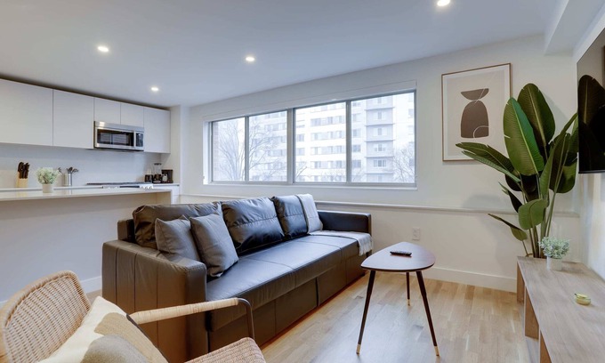 Radnor - Fort Myer Heights Apartment | Apartment Just 10 Minutes Away to Airport