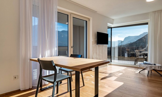Tramin Apartment | Apartment "Karin - Lagrein" with Shared Terrace & Wi-Fi