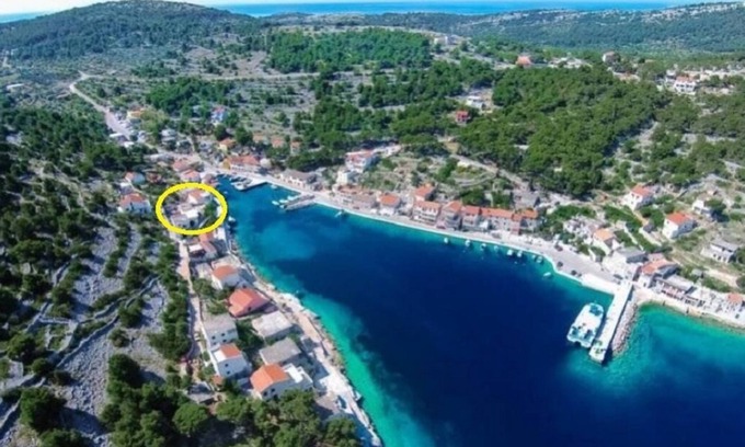 Zirje Apartment | Apartment Katija - close to the sea: - Cove Muna (Island Zirje), Riviera Sibenik, Croatia