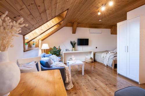 Tentschach Apartment | APARTMENT KLAGENFURT Landhaus Wulfenia - with Free Parking, Sauna, Smart-TV and Air Conditioning