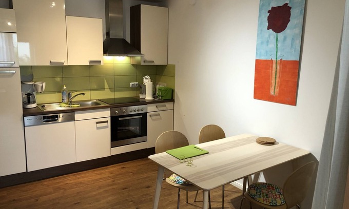 Ochsenfurt Apartment | Apartment Kleinochsenfurt Studio sonnige Terrasse Gartenmitbenutzung 1-2 Pers