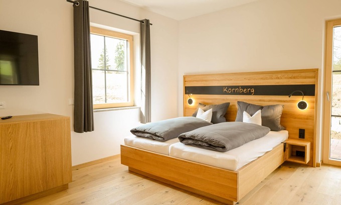 Muenchberg Apartment | Apartment-Kornberg-Mobility bath-Terrace