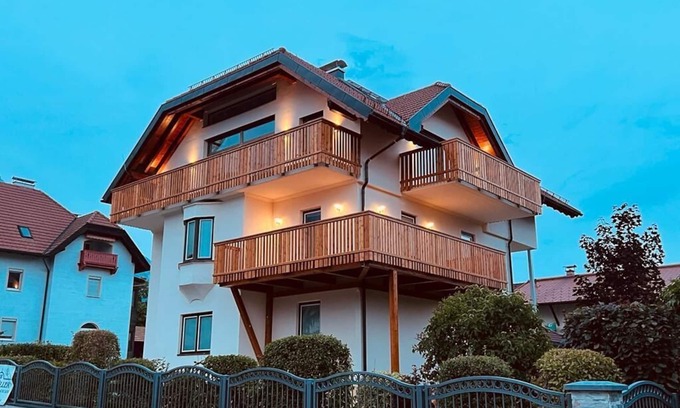 Absam Apartment | Apartment Kristina within renovated old house with flair near Innsbruck