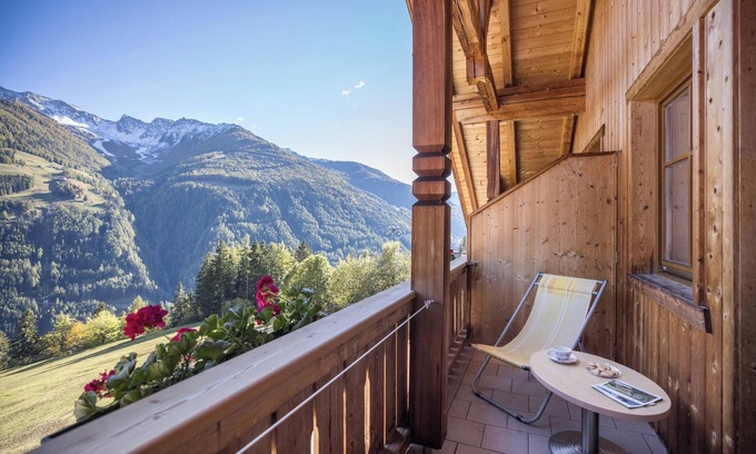 Valle Aurina Apartment | Apartment "Kuglerhof 2" with Mountain View, Wi-Fi, Balcony, Terrace & Garden; Pet Friendly