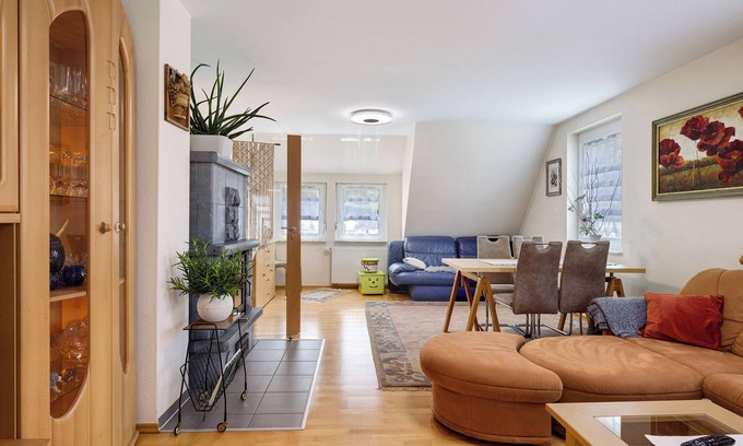 Leinstetten Apartment | Apartment 'Kunstraum' with Private Pool, Shared Terrace and Wi-Fi