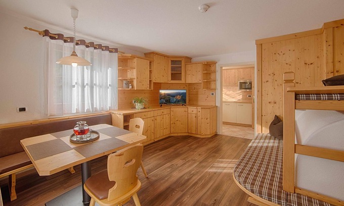 Valle Aurina Apartment | Apartment "Löfflerblick B Keilbachspitz" with Mountain View, Wi-Fi & Jacuzzi