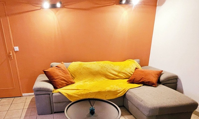 Caumont-sur-Durance Apartment | Apartment Les Bourgardes