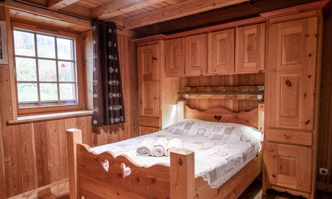 Sollieres-Sardieres Apartment | Apartment 'La Loza' with Mountain View, Balcony and Wi-Fi