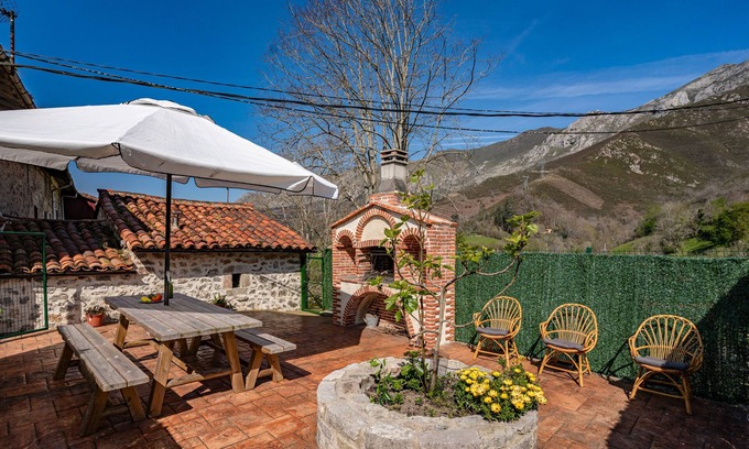 Penamellera Alta House | Apartment 'La Breval' with Mountain View, Private Terrace and Private Garden
