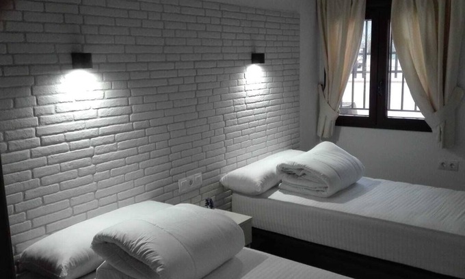 Chiclana de Segura Apartment | Apartment 'La Teja 1' with Mountain View, Wi-Fi and Air Conditioning