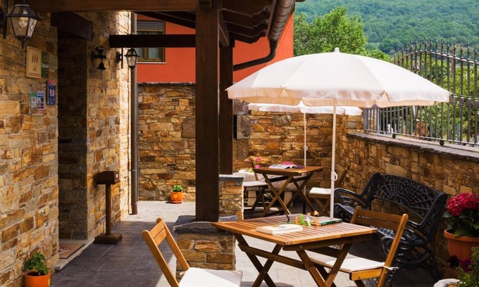 Caboalles de Abajo House | Apartment 'La Alcoba' with Mountain View, Shared Pool and Wi-Fi