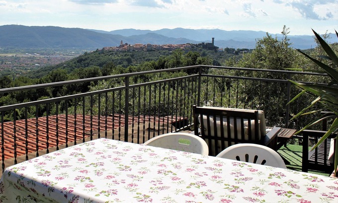 Castelnuovo Magra Apartment | Apartment La Fenice, Cristina Farm, house in the countryside, outstanding views