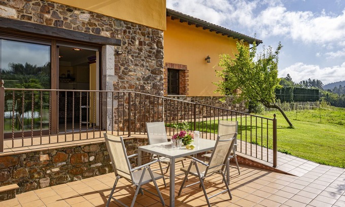 Carreno Apartment | Apartment 'La Llosa' with Mountain View, Private Terrace and Wi-Fi
