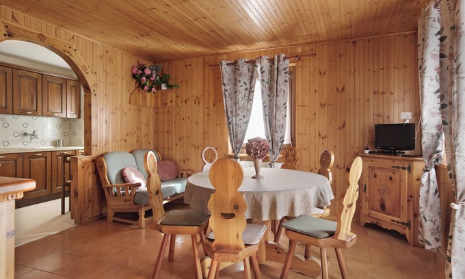 Cogne Apartment | Apartment 'La Maison Du Bonheur Lillaz' with Mountain View, Shared Garden and Balcony