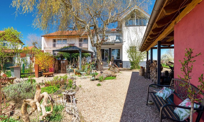 Vinningen Apartment | Apartment "La Maisonannette" with Shared Garden & Wi-Fi