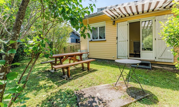 Mios House | Apartment 'La Patte D'oie' with Private Terrace, Wi-Fi and Air Conditioning
