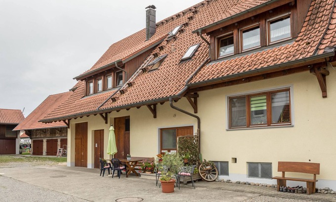 Eriskirch Apartment | 'Apartment Laile' close to the Lake with Wi-Fi