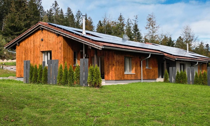 Wildenranna House | Apartment 'Landidyll Maxl' with Private Terrace, Private Garden and Wi-Fi