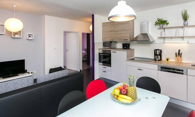 Lapad Apartment | Apartment Lapad Bay- Luxury Two-Bedroom Apartment with Balcony(Black-Ivanišević)