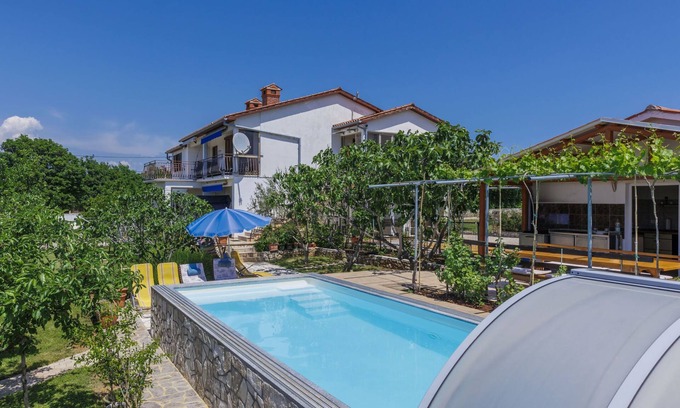 Kapelica Apartment | Apartment Laura by Interhome
