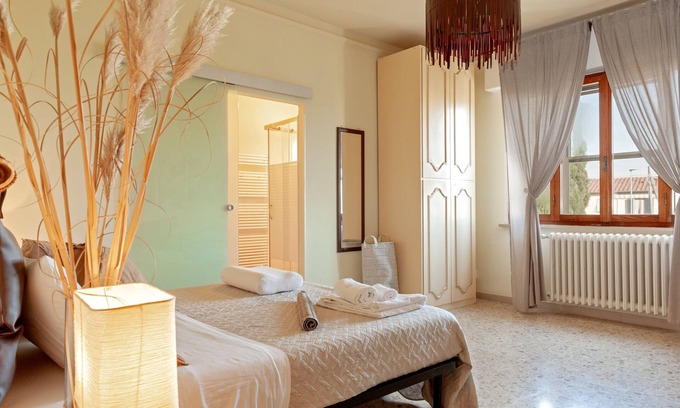 Pisa Apartment | Apartment 'Le 7 Calle Con Balcone' with Private Terrace, Shared Garden and Wi-Fi