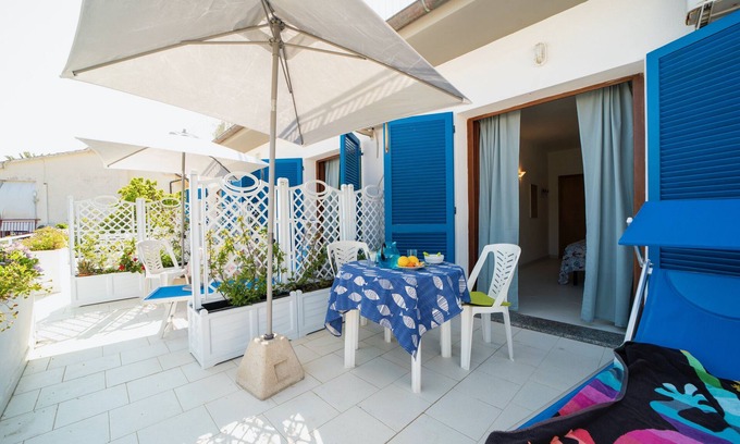 Cavoli Apartment | Apartment 'Le Sirene Mono 3' with Private Terrace, Wi-Fi and Air Conditioning