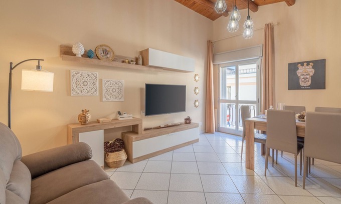 Floridia House | Apartment 'Le Tre Pigne' with Balcony, Wi-Fi and Air Conditioning