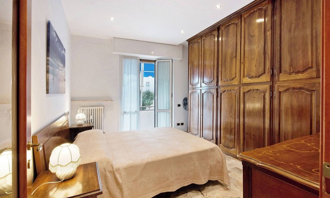 Albissola Marina Apartment | Apartment 'Le Vele' with Sea View, Shared Garden and Balcony
