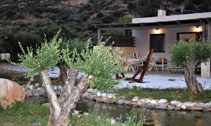 Lefkogeia Apartment | Apartment Levante, Carefree stay on a private farm, 1 km away from the beach