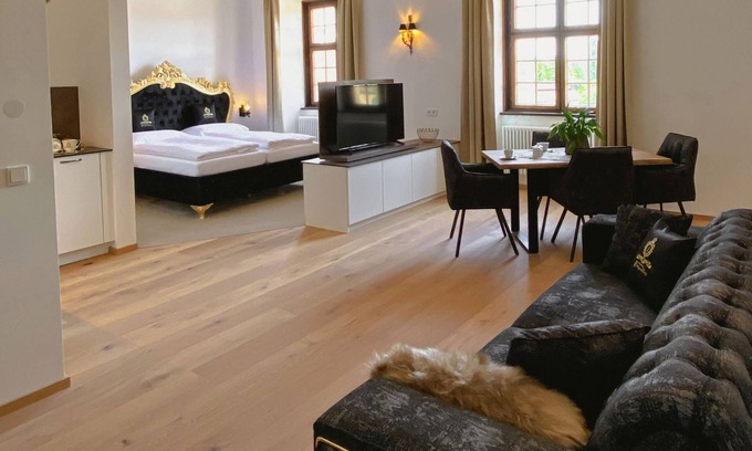 Aurolzmunster Apartment | Apartment Lillibeth - Innviertler Versailles Boutique Apartments