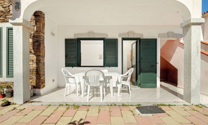 Limpiddu Apartment | Apartment 'Limpiddu 2' with Mountain View, Shared Garden and Wi-Fi