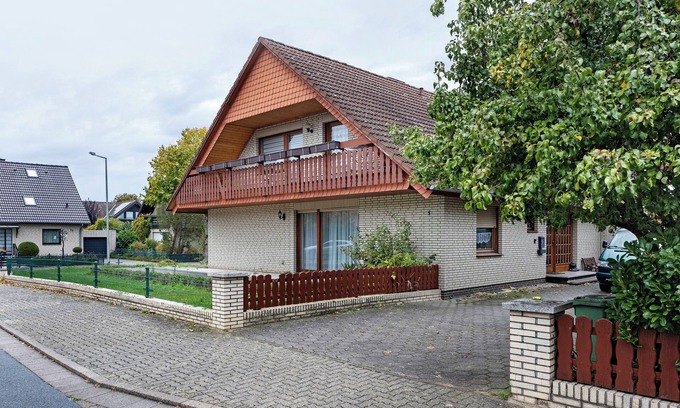Lebenstedt Apartment | Apartment 'Livingroom Raf1 Apartments Nr 1' with Private Terrace, Balcony and Wi-Fi