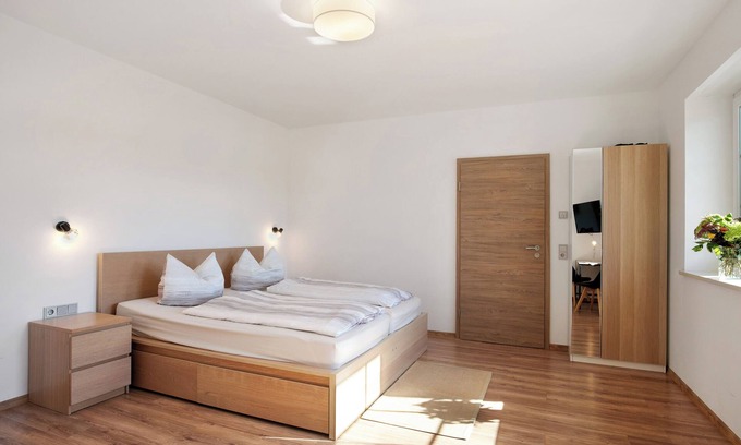 Stolzenhagen Apartment | Apartment 'Löwenzahn' with Shared Garden and Wi-Fi