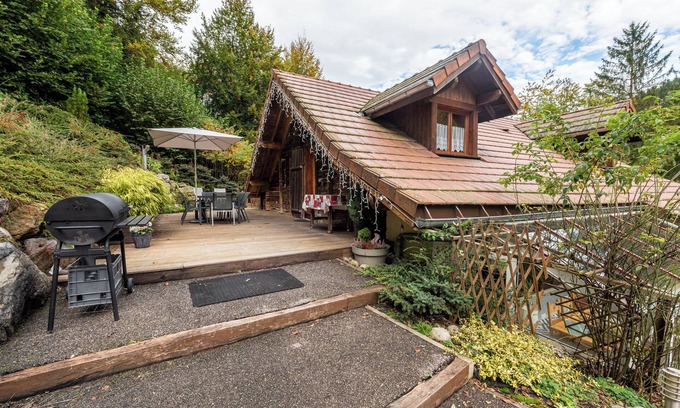 Les Clefs Apartment | Apartment 'Locdecharme' with Mountain View, Private Terrace and Wi-Fi