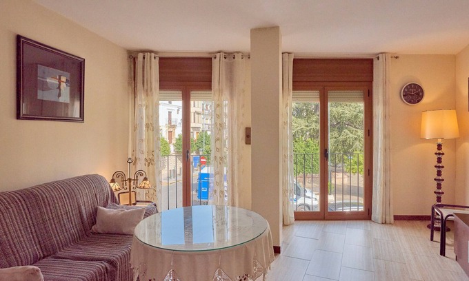 Luque Apartment | Apartment 'Luque Un Pueblo Con Encanto' with Balcony, Wi-Fi and Air Conditioning