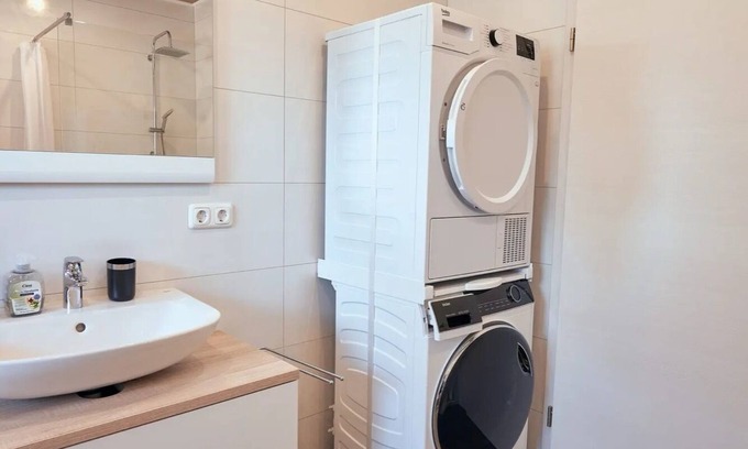 Ellweiler Apartment | Apartment 'Luxus 110m² Nationalpark Birkenfeld' with Mountain View, Shared Garden and Wi-Fi