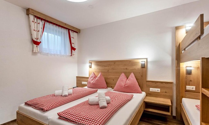 Sankt Johann im Pongau Apartment | Apartment mit Blick auf die Berge