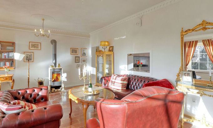 Horsbull Apartment | Apartment 'Maximilian Suite' with Shared Garden and Wi-Fi