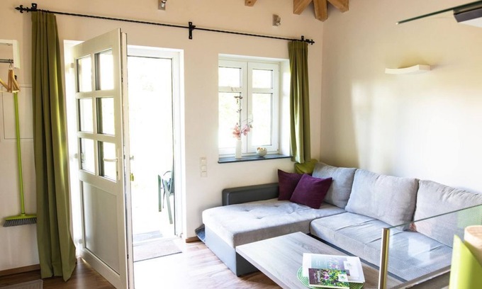 Kindenheim Apartment | Apartment "Magnolia" - "Living in the garden of the senses"