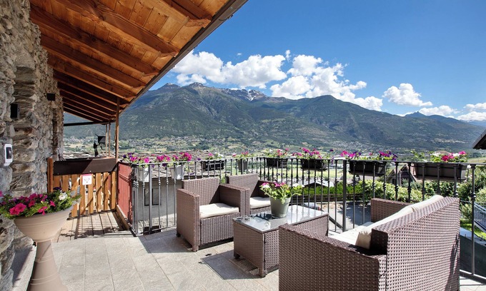 Pollein Apartment | Apartment 'Maison Bebe Mont Emilius' with Mountain View, Private Terrace and Wi-Fi