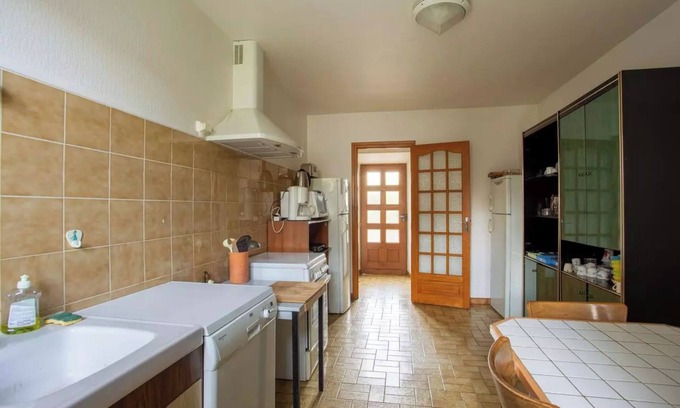 Pontgibaud House | Apartment 'Maison De Caractere- Puy De Dome' with Shared Garden